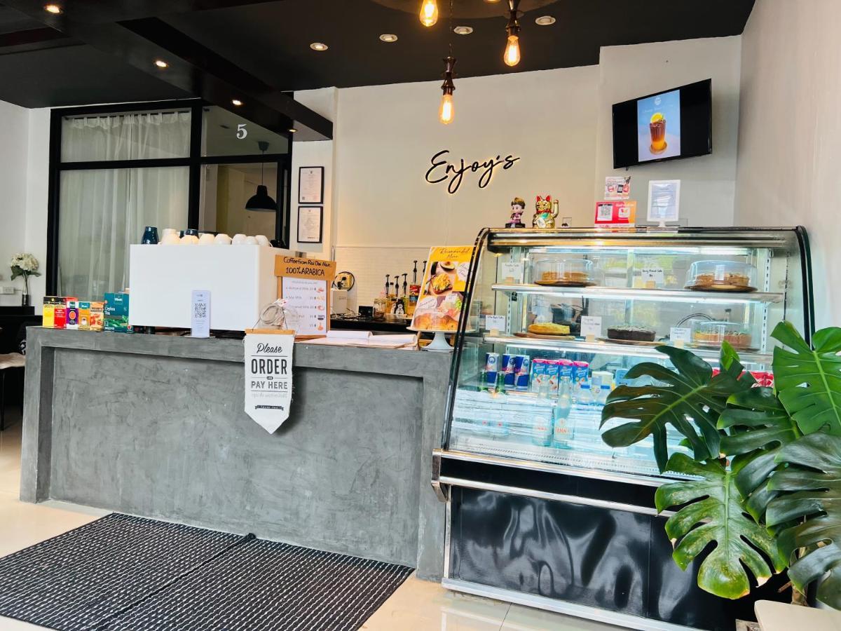 Enjoy'S Beach House & Cafe' Ban Karon 외부 사진