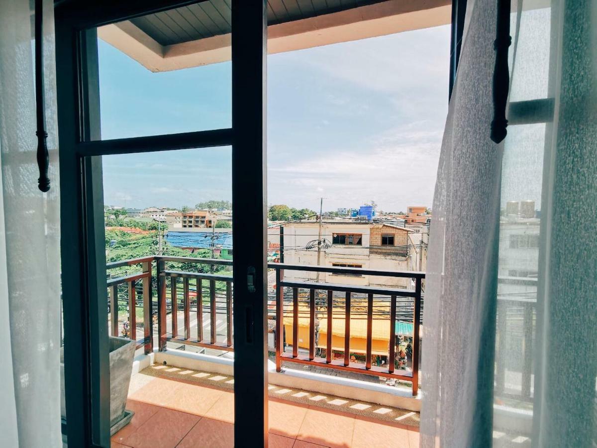 Enjoy'S Beach House & Cafe' Ban Karon 외부 사진