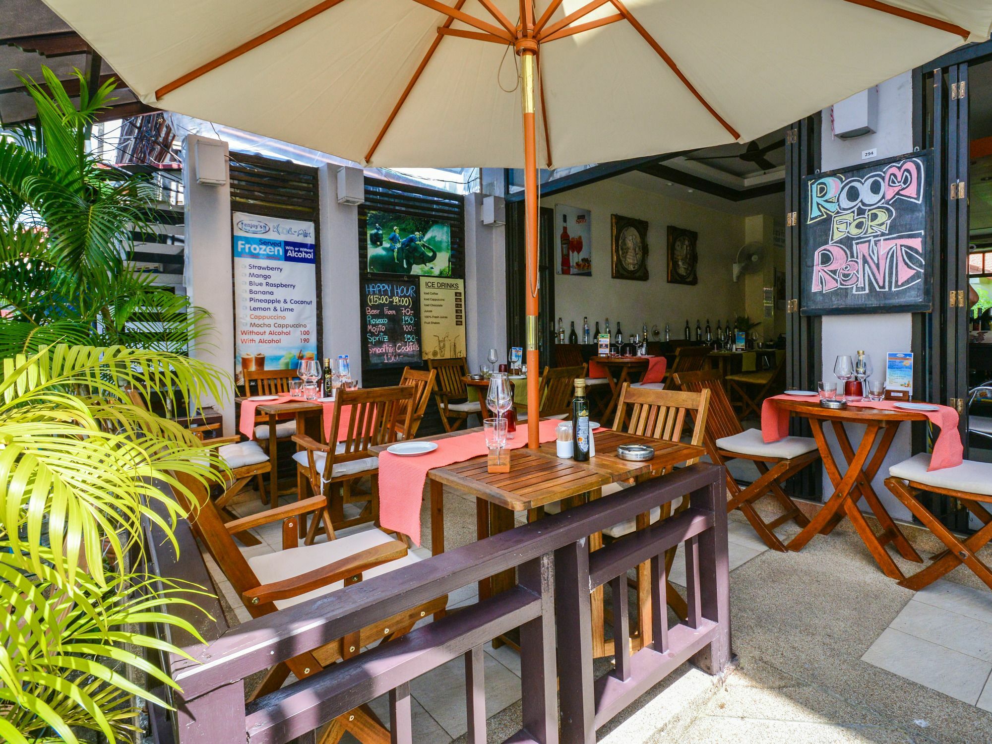 Enjoy'S Beach House & Cafe' Ban Karon 외부 사진